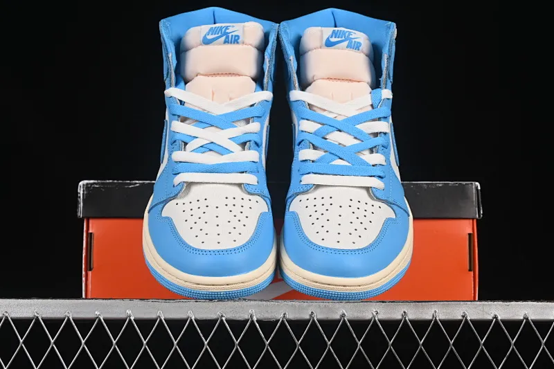 All Categories Air Jordan Jordan Series Basketball Shoes Air Jordan 1 High Special Price OG Version Air Jordan 1 High OG "UNC Reimagined" AJ1 Joe 1 Old North Carolina Blue DZ5485-402